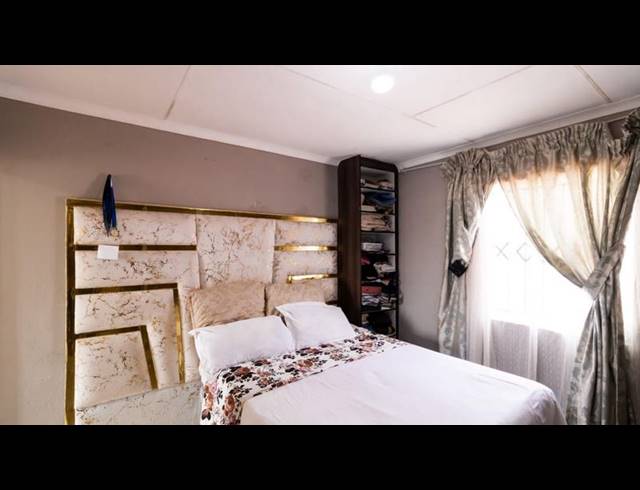 3 BEDROOM COMPLEX FOR SALE IN BLUE HILLS